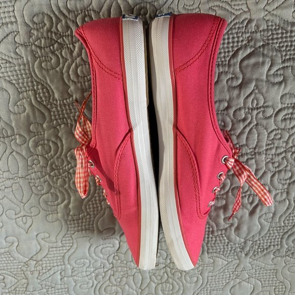Bright Pink Keds tennis shoes w/plaid laces, size 7 - Picture 2 of 5